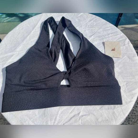 Fabletics Other - Fabletics Black Oasis Twist Sports Bra Small NWT